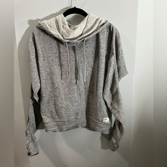 TNA by Aritzia sweatshirt - Picture 1 of 9